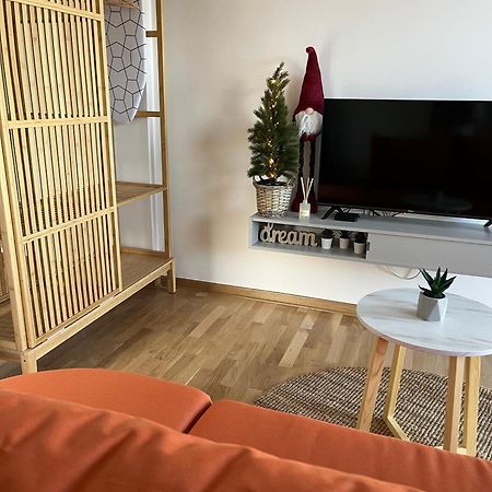 Airport Gate 25 Apartment Ledine ภายนอก รูปภาพ