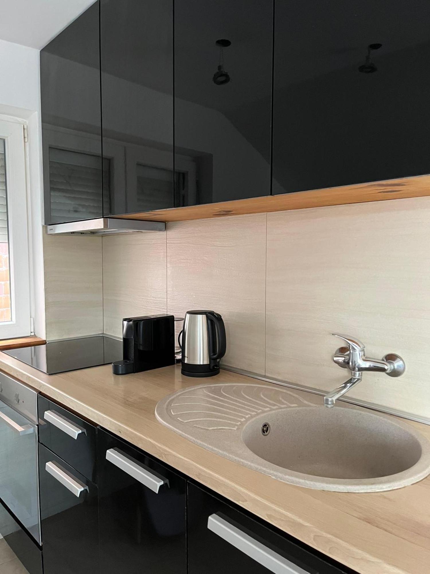 Airport Gate 25 Apartment Ledine ภายนอก รูปภาพ